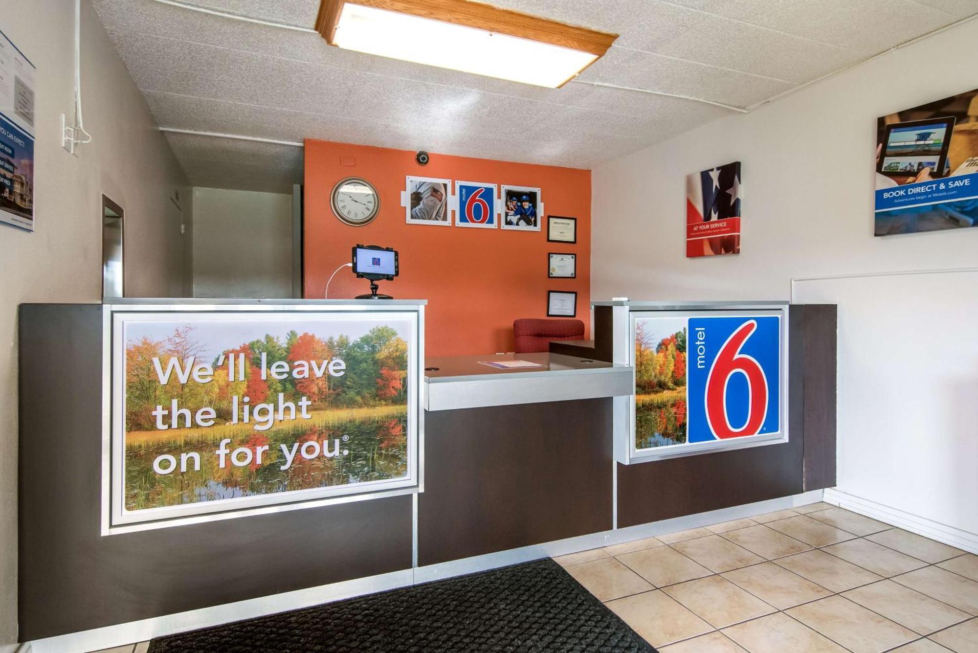 Motel 6-New Stanton, Pa Exteriér fotografie