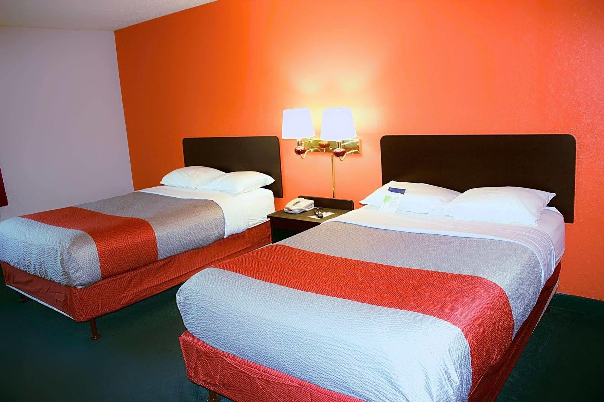 Motel 6-New Stanton, Pa Exteriér fotografie