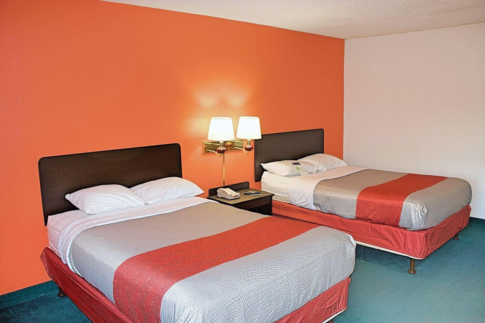 Motel 6-New Stanton, Pa Exteriér fotografie