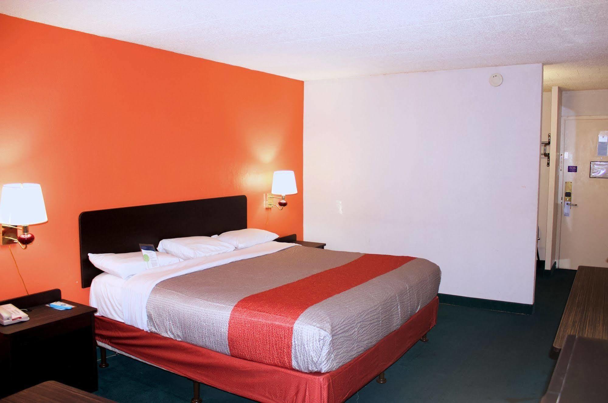 Motel 6-New Stanton, Pa Exteriér fotografie